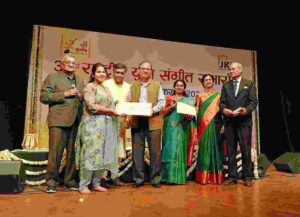 REWA NEWS : Atishi Tiwari of Rewa became the winner of National Youth Music Festival