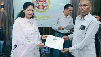 Rewa news: District Election Officer honored four BLOs